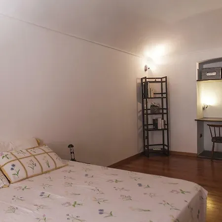 Monikapsa * Turin