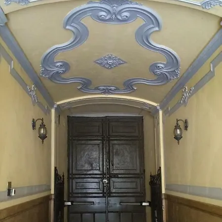 Monikapsa Apartment *